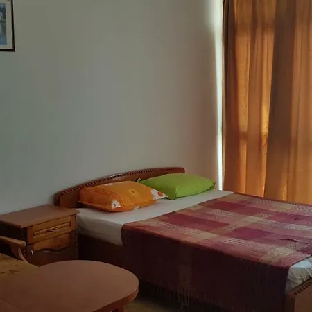 Апартаменты Elit 2 Self-catered One Bedroom Солнечный берег